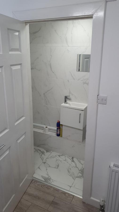 House 1905 - Self Catering Serviced Apartment Tidworth Exterior foto