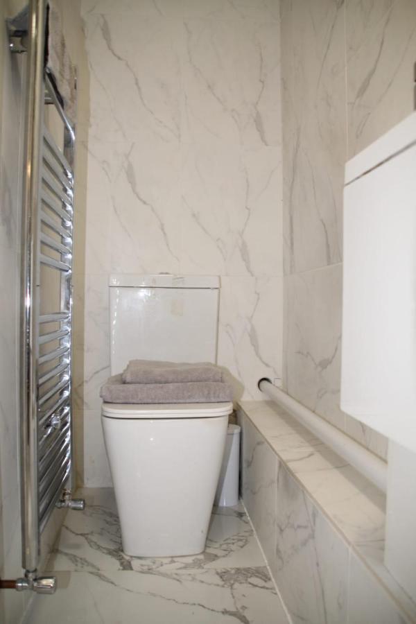 House 1905 - Self Catering Serviced Apartment Tidworth Exterior foto